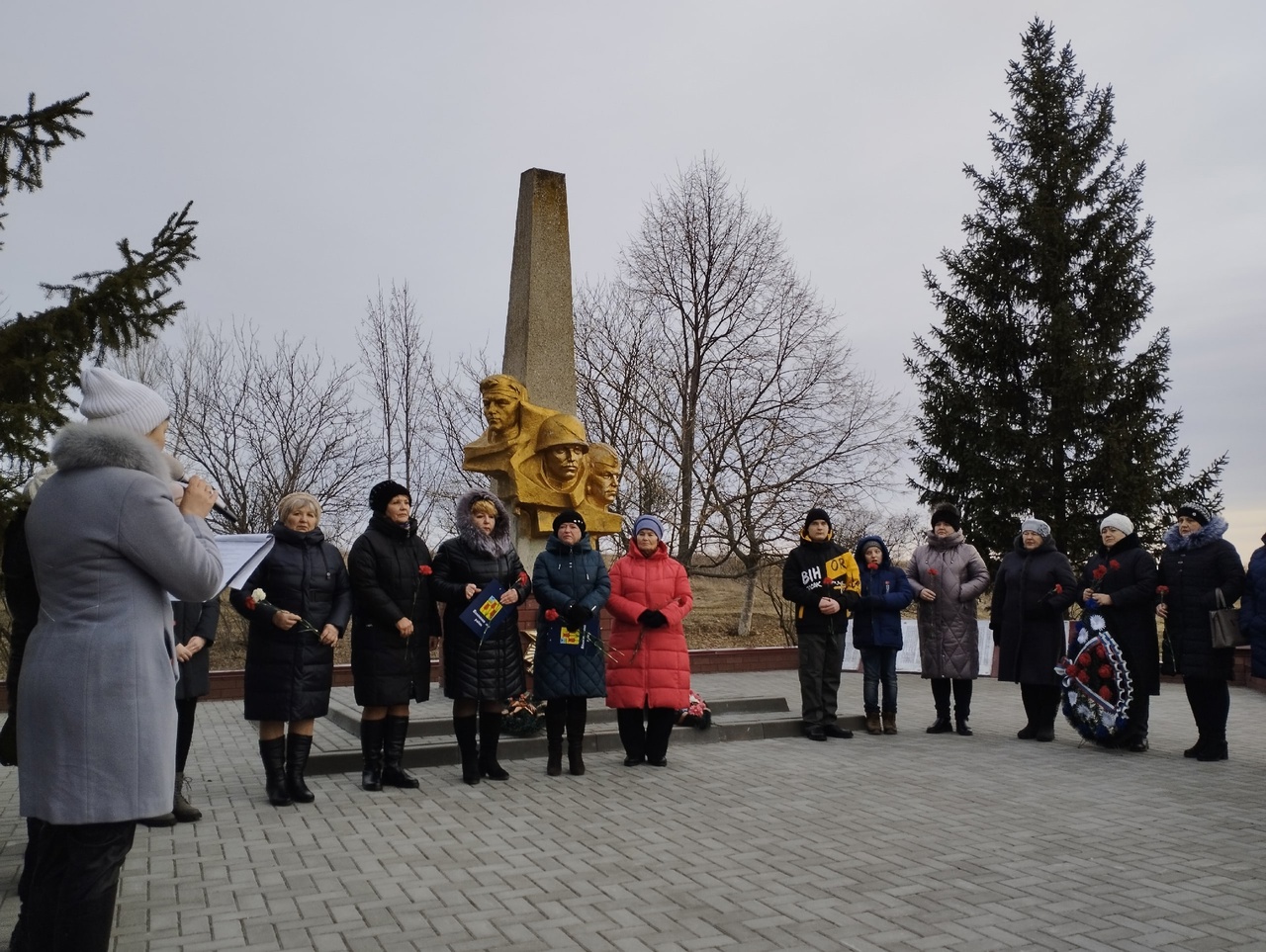 Митинг у обелиска павшим воинам-землякам.